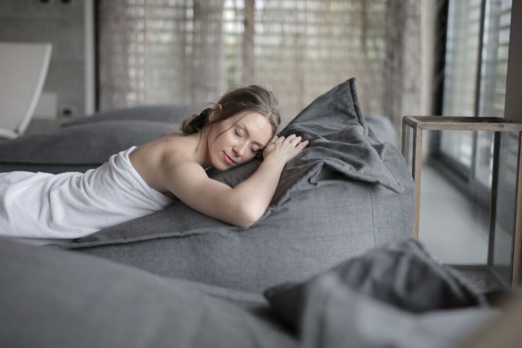 Benefici del Reiki: rilassamento, sonno, riduzione di stress e dolore