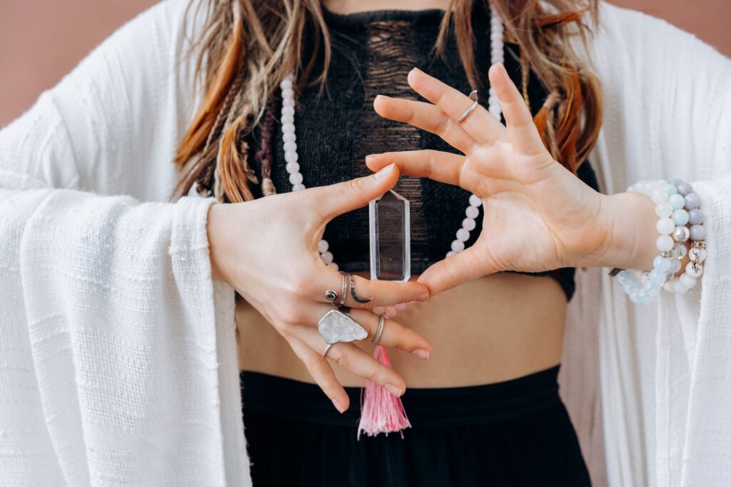 Come funziona il Reiki: chakra, imposizione delle mani e riequilibrio